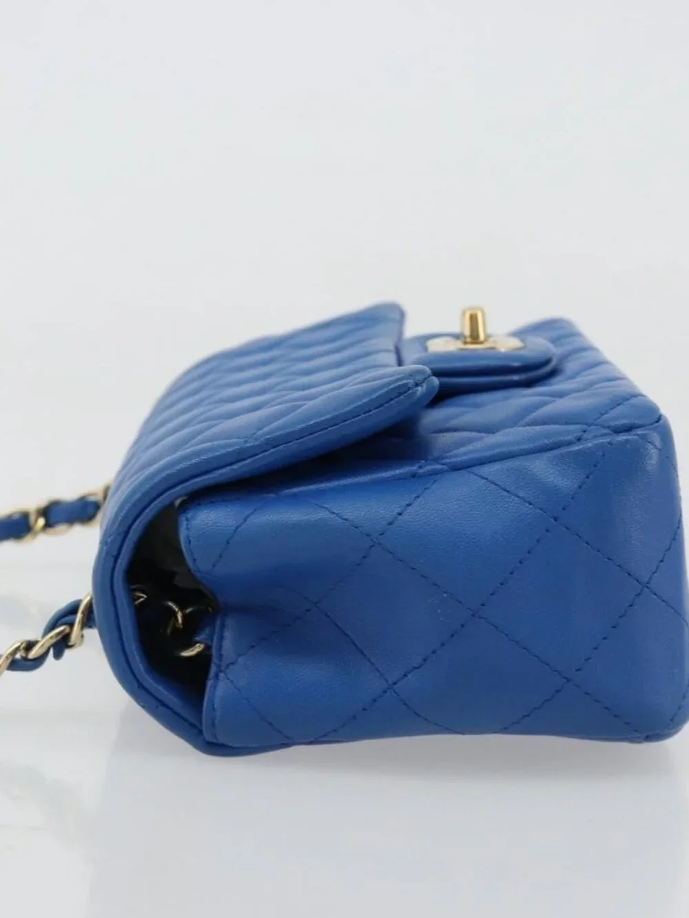 CHANEL Mini Matelasse 19 Chain Bag Lamb Skin Blue Gold CC Auth 182032SAV